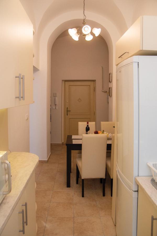Theatroom Apartman Eger Ngoại thất bức ảnh