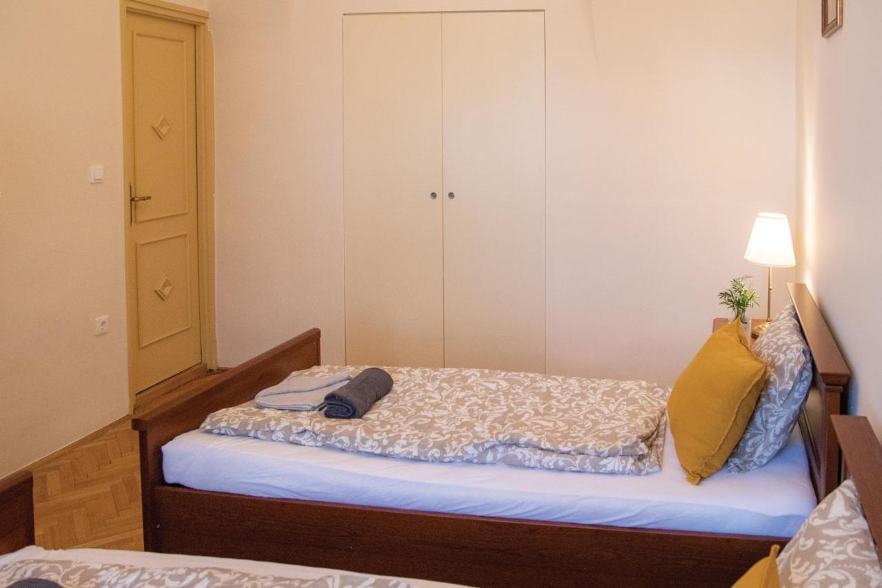 Theatroom Apartman Eger Ngoại thất bức ảnh