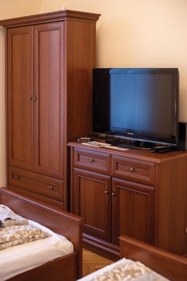 Theatroom Apartman Eger Ngoại thất bức ảnh
