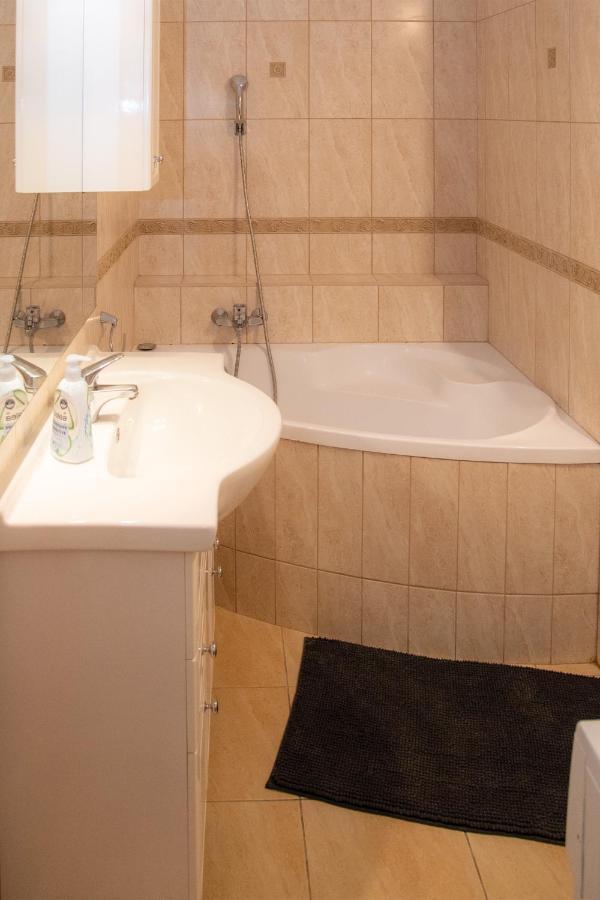 Theatroom Apartman Eger Ngoại thất bức ảnh